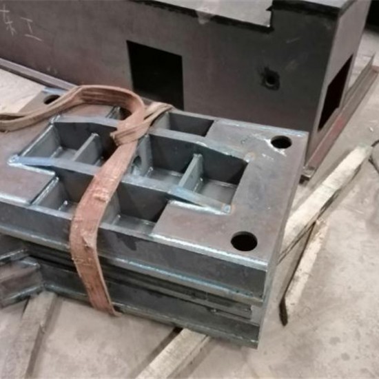 特大型打砂設備，對所有特大型金屬件表面打砂清除表面雜質(zhì)